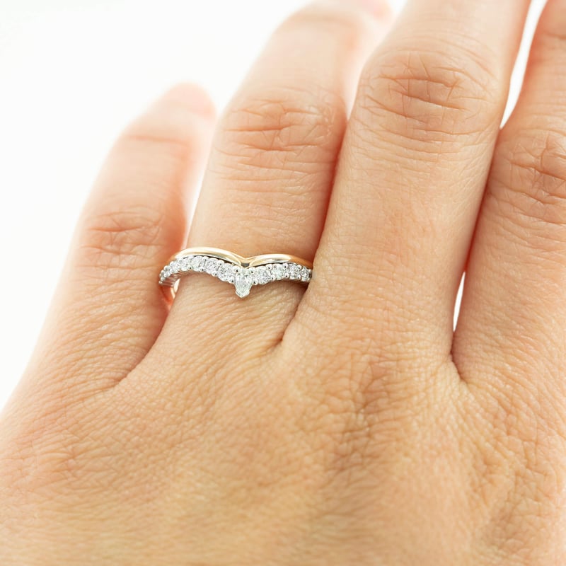 Wishbone Diamond Linea Ring