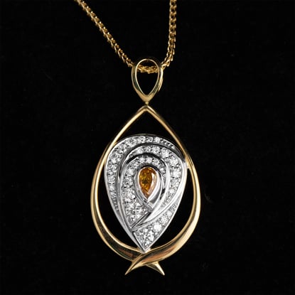 The Amore Pendant
