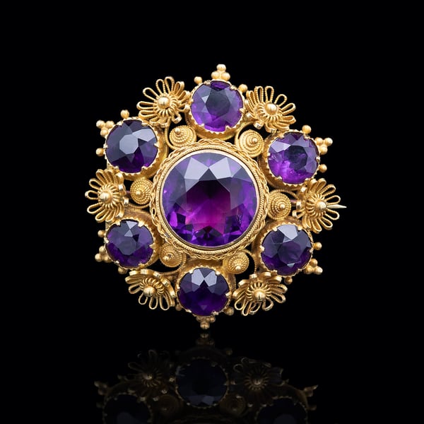 MID-VICTORIAN AMETHYST BROOCH CIRCA 1860