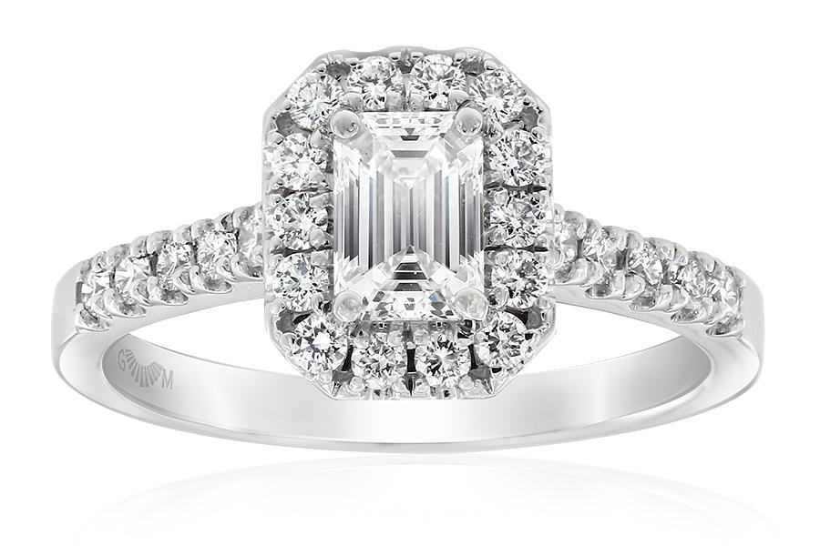 Aura Emerald Cut Diamond Ring 3