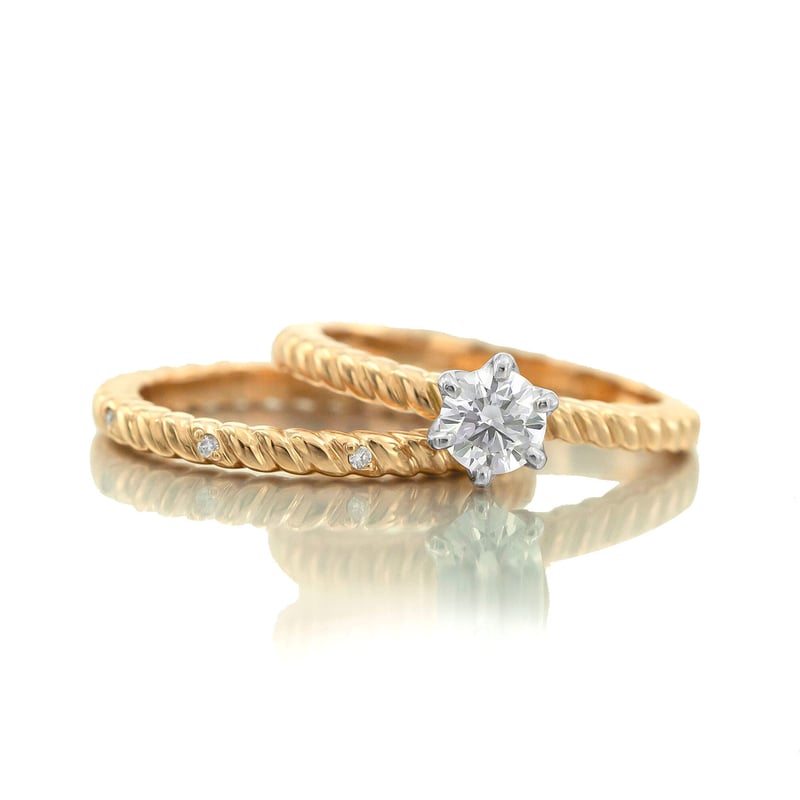 Freya Round Cut Diamond Engagement Ring 